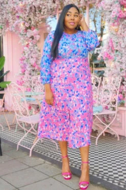 Closet London Curves Pink Gathered Neck Midi Dress -Closet London Popular Shop 22 76233.1680192594