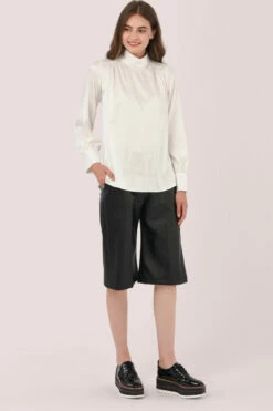 Closet London Ivory High Neck Gathered Jacquard Print Blouse -Closet London Popular Shop B6308 DSC 2895 12606.1631706071