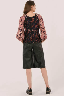 Closet London Blush Gathered Raglan Blouse -Closet London Popular Shop B6325 DSC 2949 36259.1598526106