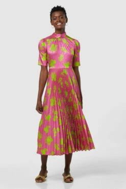 Closet London Pink High Neck Floral Pleated Midi Dress -Closet London Popular Shop D7932 20211026 Closet London 1129 61584.1647277870