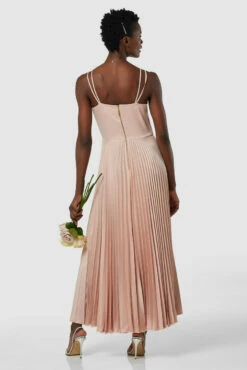 Closet London Blush Pink V-Neck Pleated Midi Dress -Closet London Popular Shop D8141 20211026 Closet London2873 21905.1645709480