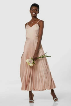 Closet London Blush Pink V-Neck Pleated Midi Dress -Closet London Popular Shop D8141 20211026 Closet London2919 05577.1645709471