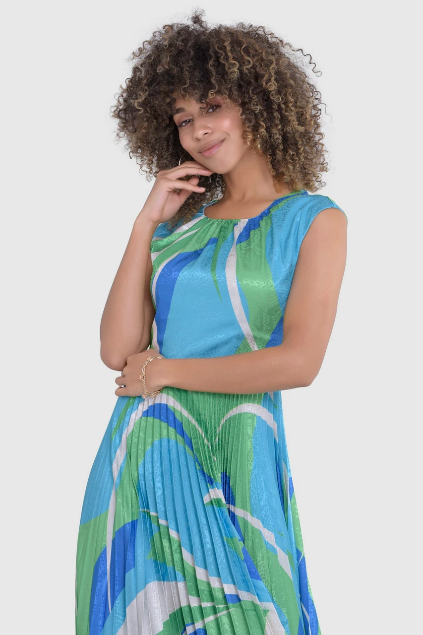 Closet London Green Pleated V-Back Dress 5 Closet London Green Pleated V-Back Dress - Image 3